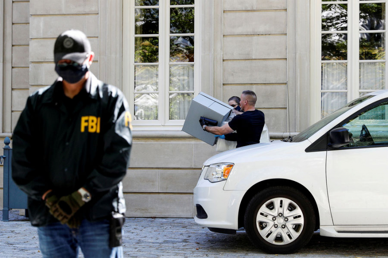 ФБР проводит обыски в домах Олега Дерипаски в Вашингтоне и Нью-Йорке 